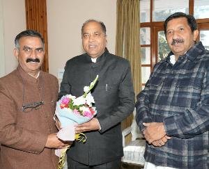 Former Chief Minister Jairam Thakur met Chief Minister Sukhu