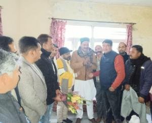 delegation of teachers union met MLA Malendra Rajan regarding their problems