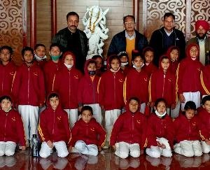 Bandol school's children looked at NIT and radio station