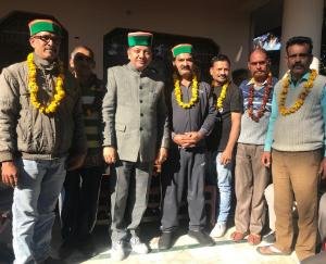  टिब्बी पंचायत में एक दर्जन लोग कांग्रेस में शामिल