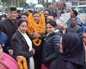 Ashish Butail reached Palampur for the first time after becoming Chief Parliamentary Secretary, received a warm welcome