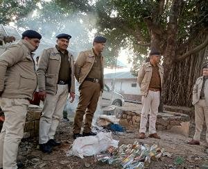 Jwalamukhi police destroyed 36 liquor bottles