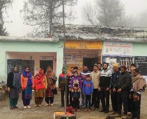 Tehsildar hoisted the tricolor in the SDM office