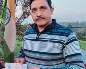 Dayal Panchayat honored Rakesh Kumar for his bravery