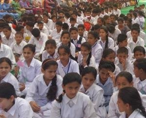 बी एल सेंट्रल विद्यालय कुनिहार में  वार्षिक पारितोषिक समारोह