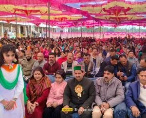 Kewal Singh Pathania awarded promising students in Rait School