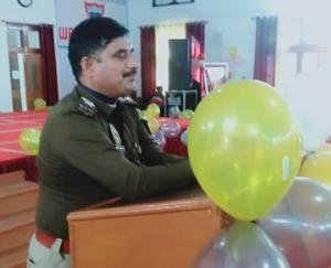  Learn to drive, but if you run on the road, you will be fined-DSP