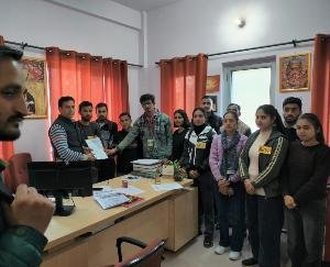 ABVP submitted memorandum to provide basic facilities to students in CU Dehra