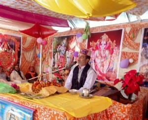 Kunihar: On the seventh day of the ongoing Shiva Mahapuran story in the ancient Shiva temple, the audience heard the context of Shiva marriage