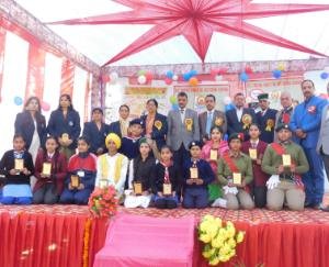 बी एल सेंट्रल पब्लिक वरिष्ठ माध्यमिक विद्यालय कुनिहार