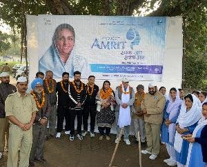 Nirankari Sevdars cleaned the water sources under Swachh Jal Swachh Man Amrit Yojana