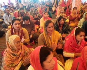 Lord Krishna removes all the sufferings of the devotees - Shri Hariji Maharaj