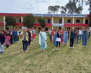 Students of college Sugh Bhatoli administered oath to stay away from drugs