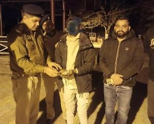 Youth-arrested-with-8.57-grams-of-chitta-near-Bharwai-Rainshelter