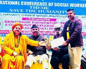 Himalayan saviors received Global Humanity Award in Bikaner