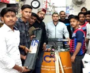 Munish Sharma presented cricket kit to Kathla Youth Club Tiara