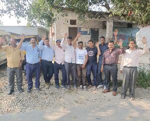 Demand to build a new building by demolishing the ruined Patwar Bhawan