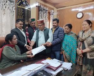 Heads and deputy heads of 8 panchayats opened a front against the former head of Parnu