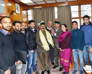Delegation of Secretariat Class IV Employees Union met the CM