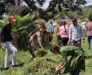 Volunteers gave the message of plastic free India in Takipur