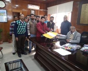 ग्राम पंचायत घरान के घुमारपुर व खमेडाकलां वार्ड को अलग पंचायत बनाया जाए