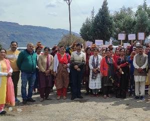 Darlaghat: Ambuja Cement Foundation took out water journey in Dasaran