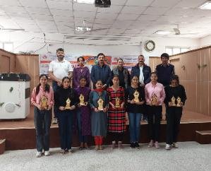 Jaisinghpur: Students who topped the competitions were honored 111