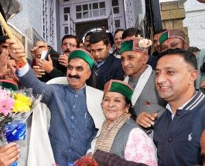 Shimla: The delegation of Chaupal kept its demands before the Chief Minister.