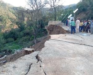 Petrol pump sunk in Jepla on Kunihar-Nalagarh road