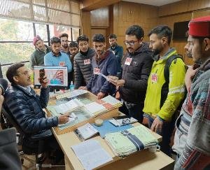  Shimla: SFI gheraoed the Controller of Examinations regarding the problems of the students.