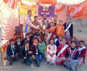 वार्षिक पारितोषिक वितरण समारोह में प्रेसी में मेधावी नवाज़े