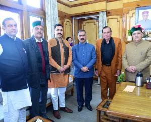 Shimla: Magician Shankar Samrat met the CM and the Speaker