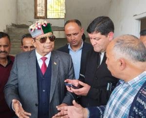 Solan: Complete the construction of Chief Minister's Lok Bhawan in Basal soon: Dr. Shandil