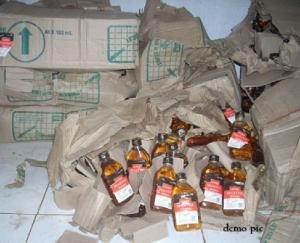 कोटि में एक दुकान से आठ शराब की बोतलें की गई बरामद