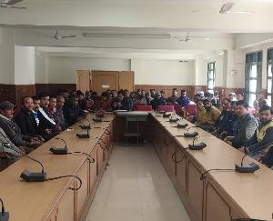  अम्बुजा सीमेंट लिमिटेड दाड़लाघाट  मनमाने ढंग से कर रही है काम  