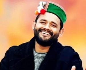 Folk singer Kapil Sharma, who has enthralled the Pahari gatherings with his vocals, will now try his luck in politics.