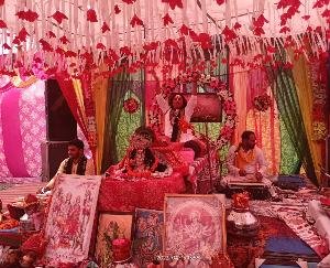 Indora: Hundreds of devotees attended Shrimad Bhagwat Katha Pandal