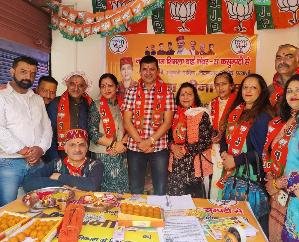  Shimla: BJP candidate Rachna Jhina Sharma opened election office in Kusumpati