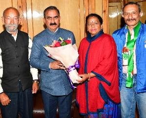 Independent candidate from Kanlog Asha Sood withdraws nomination, joins Congress