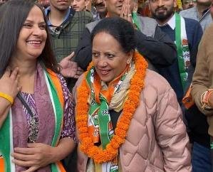 Shimla: Pratibha Singh inaugurated the office of Congress candidate Sushma Kuthiala.
