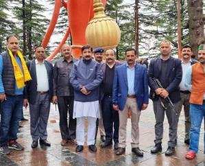 Deputy Chief Minister offered prayers at Jakhu temple