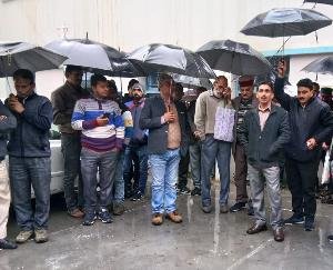  हिमाचल प्रदेश राज्य विद्युत परिषद कर्मचारी यूनियन ने किया धरना प्रदर्शन