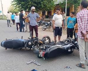 Two bikes collided face to face in Indora, one died; a wounded