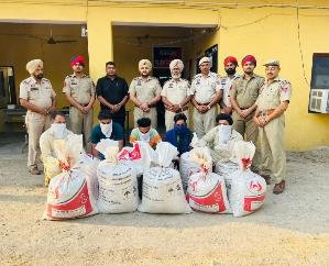 Five arrested including 207 kg husk, truck and car caught from drug smugglers in Pathankot