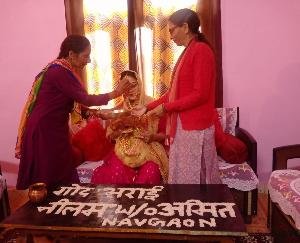Darlaghat: With the aim of increasing maternal nutrition level, women were made aware in Anganwadi center Navgaon