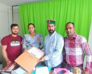 Kasauli: Technical assistants handed over demand letter to MLA Sultanpuri