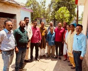  Sirmaur: Former MLA Kirnesh Jung listened to public problems in Salwala