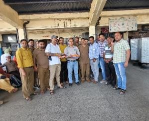 Dharamshala: Employees distributed laddoos on OPS restoration, thanked CM