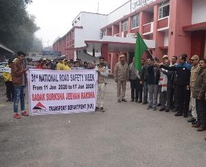 उपायुक्त राजेश्वर गोयल ने मिनी मैराथन को हरी झंडी दिखाकर किया रवाना