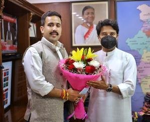 Vikramaditya met Union Civil Aviation Minister in New Delhi